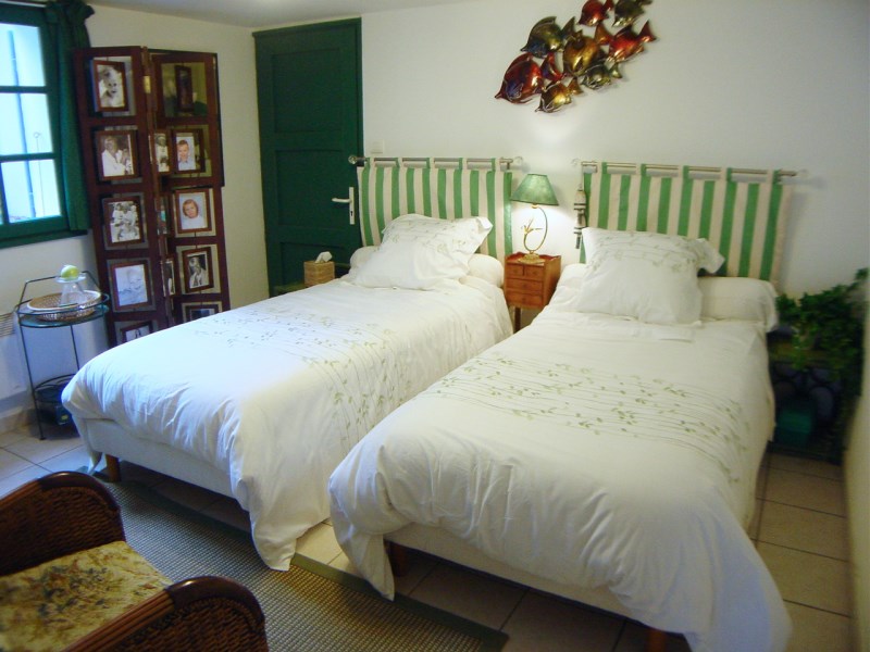 Chambre jardin calme piscine