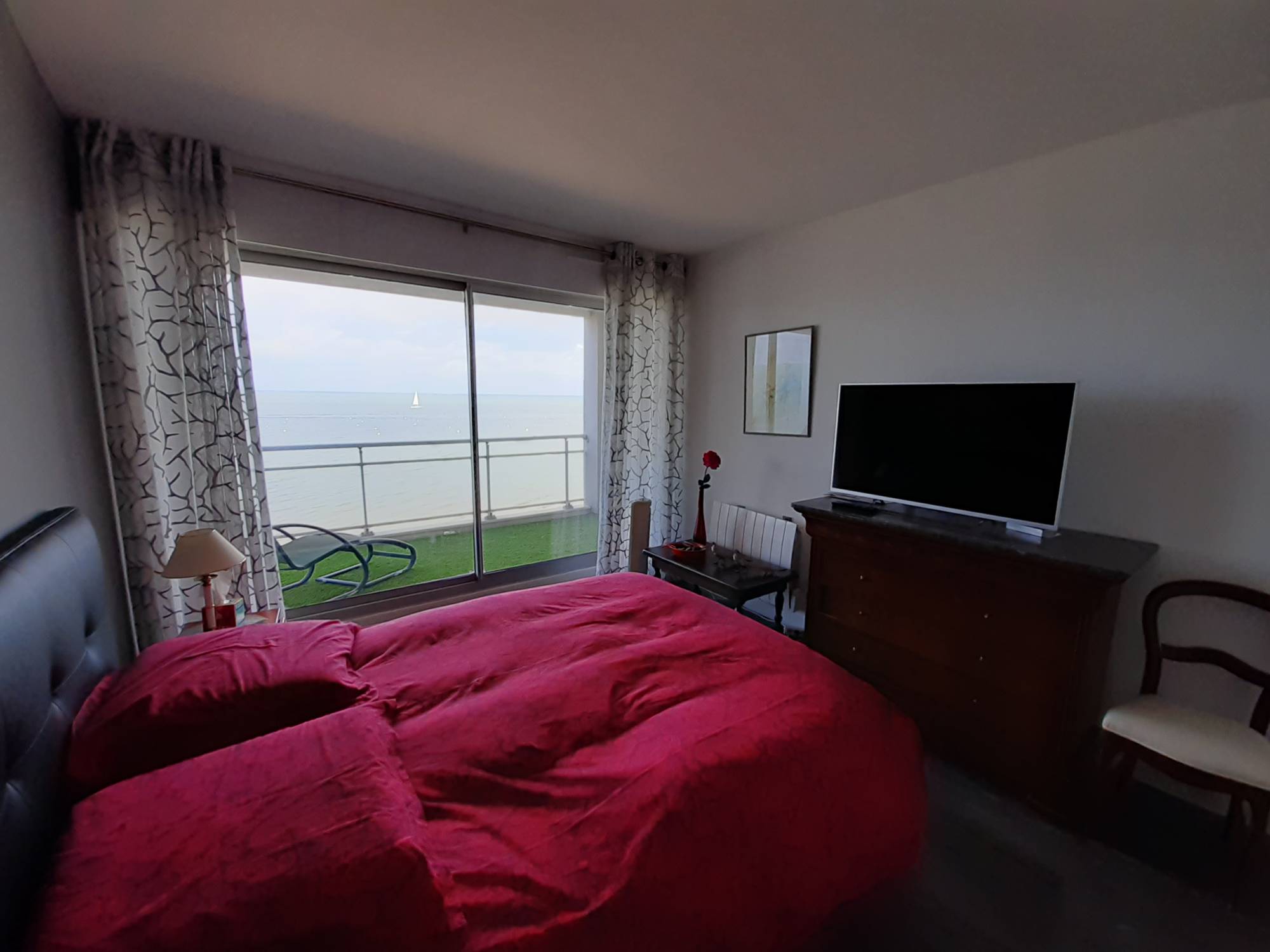 location de vacances appartement avec terrasse face à la plage avec accès direct arcachon