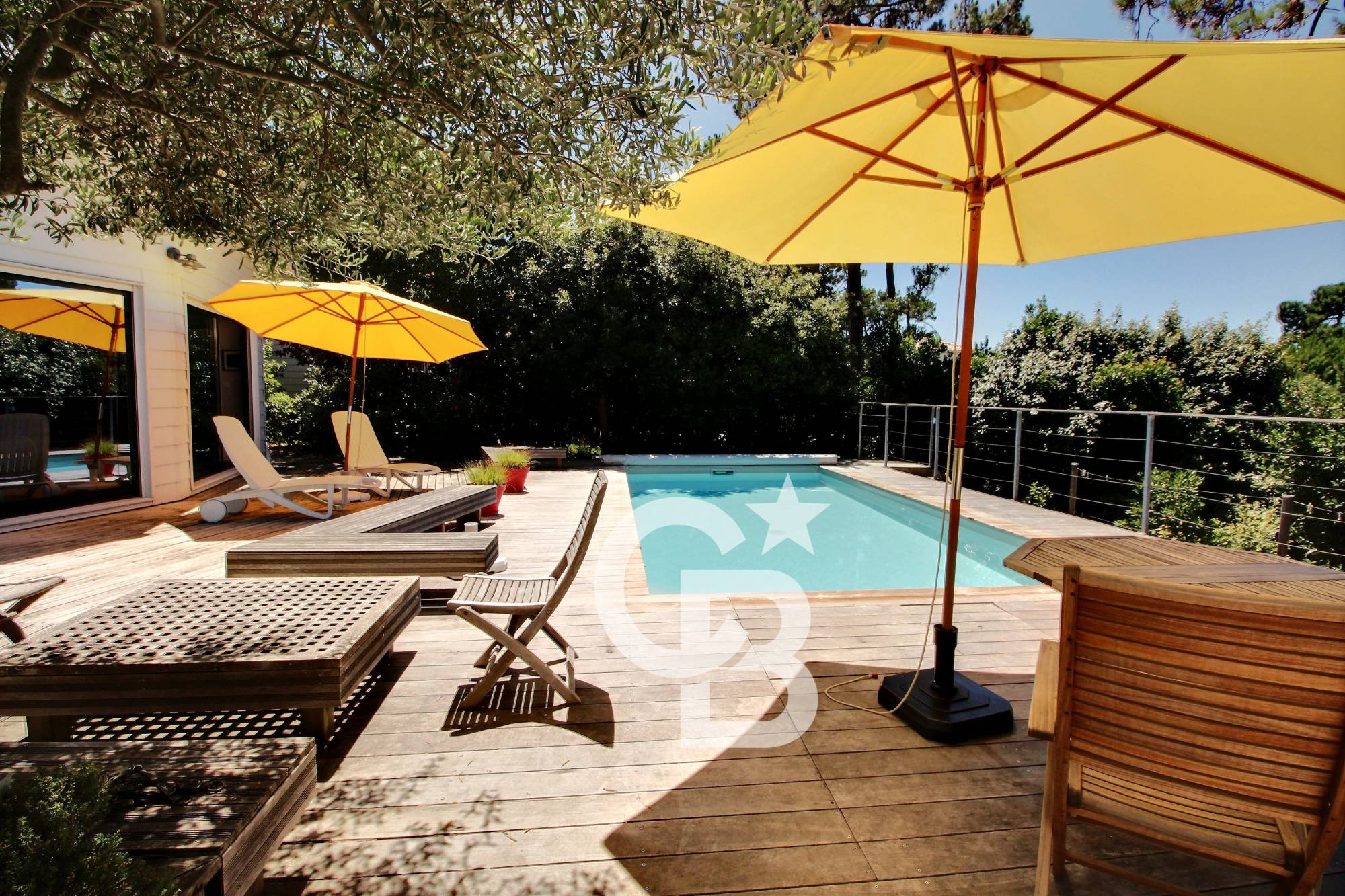 Location villa - 3 chambres et 6 personnes - piscine - Le Canon