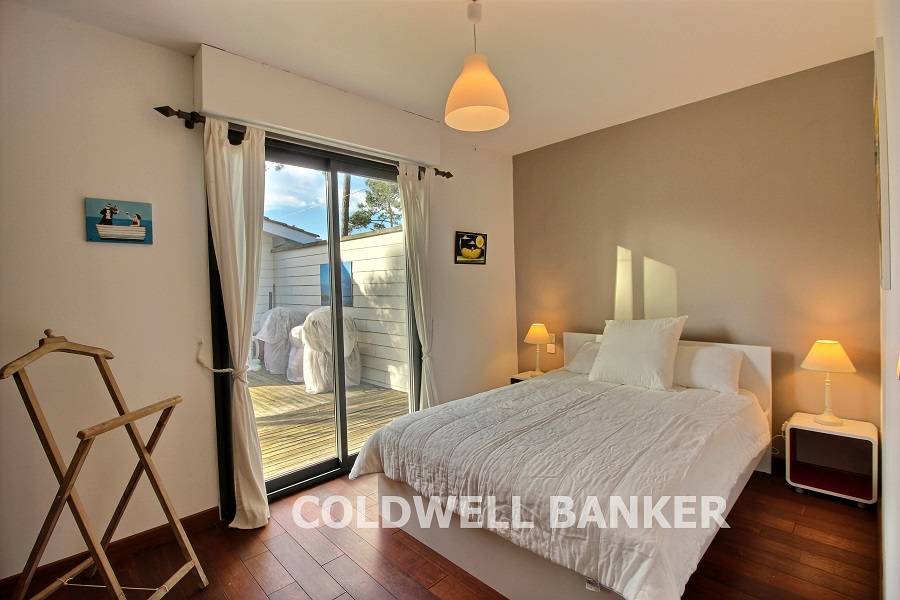 Location villa - 3 chambres et 6 personnes - piscine - Le Canon