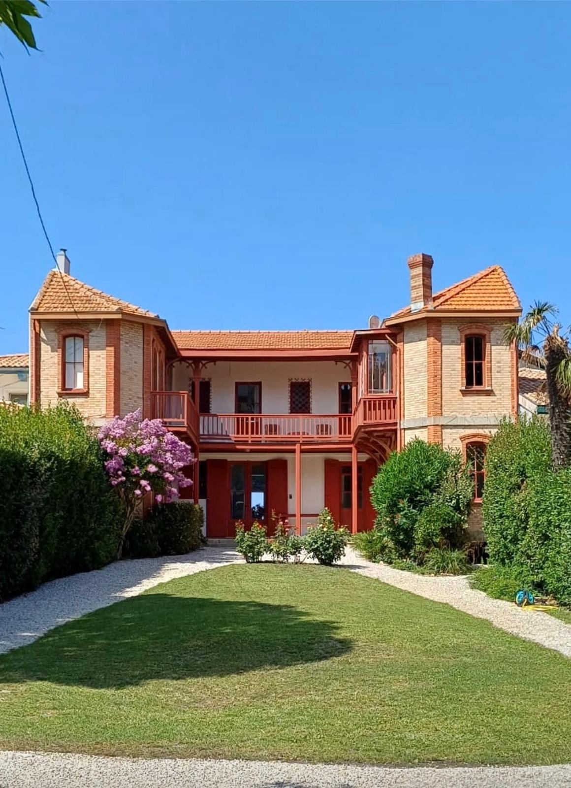 Villa Arcachonaise les pieds dans l'eau - 8 chambres - ARCACHON