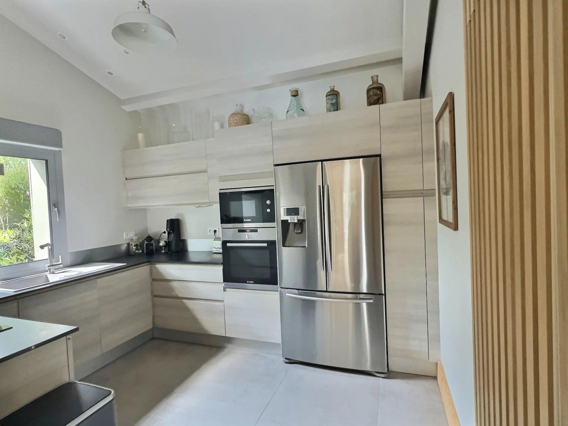 Location villa - 4 chambres et 8 couchages - piscine chauffée - Le Canon