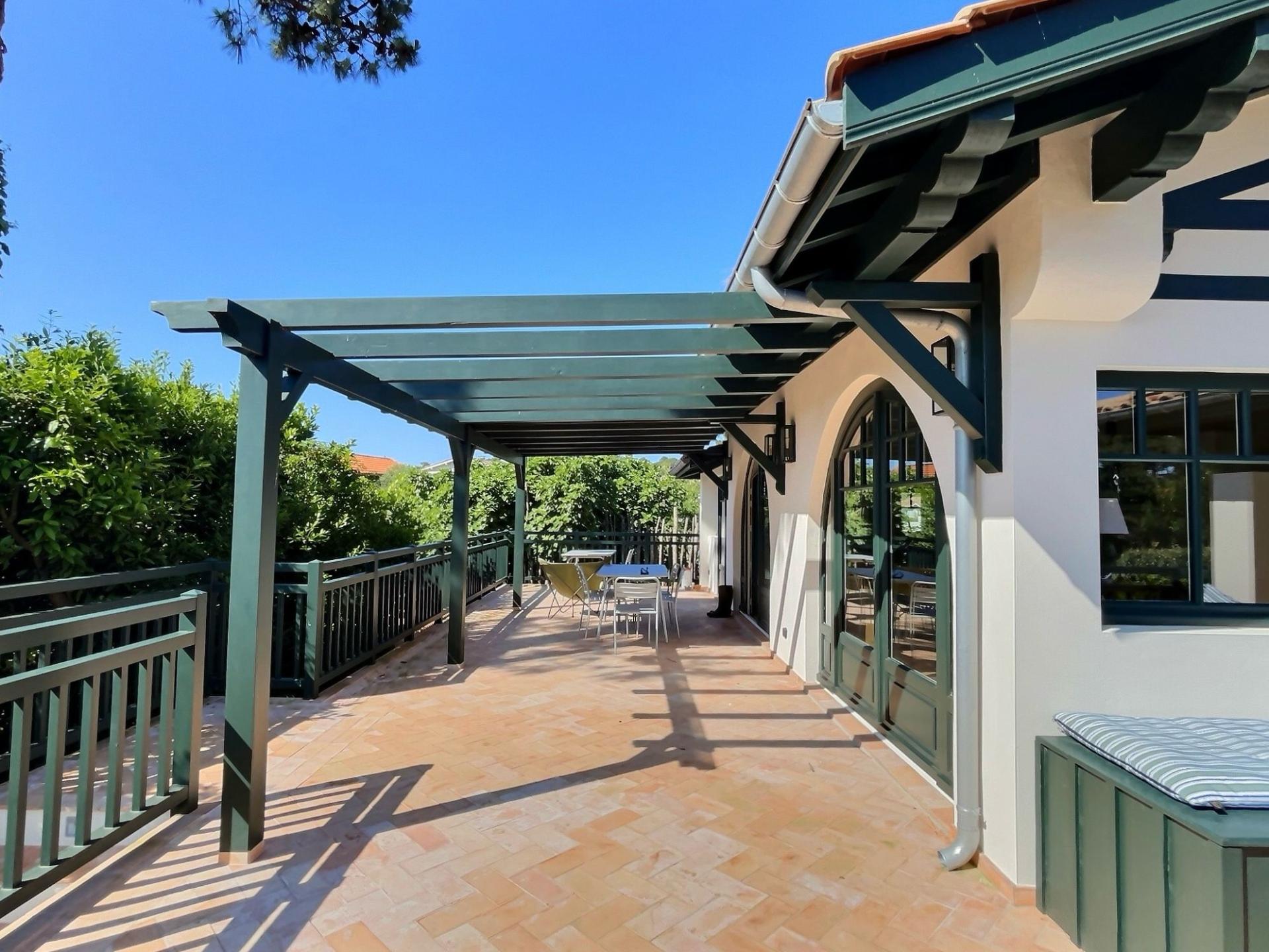 Location villa totalement neuve - 5 chambres et 12 couchages - Le Canon