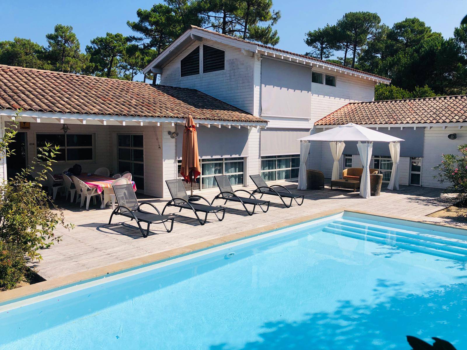 Location villa 5 chambres avec piscine chauffée dans secteur résidentiel - Lège-Cap-Ferret Le Canon