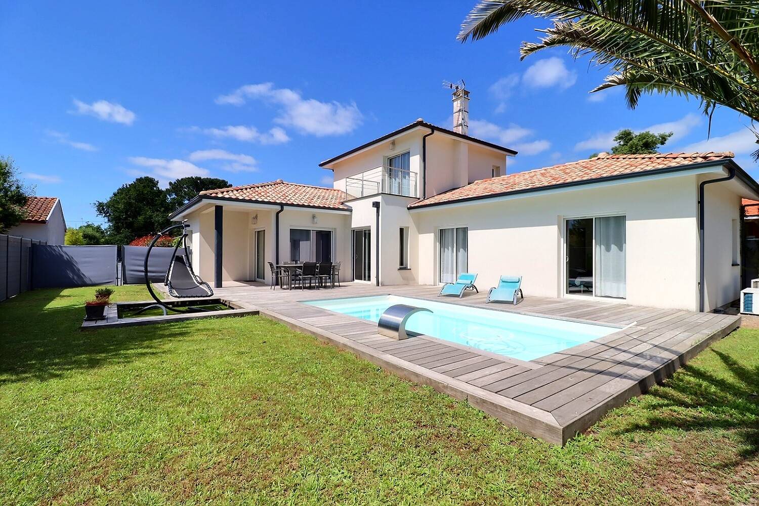 Location villa 3 chambres avec piscine chauffée – centre ville d’Andernos- les-Bains