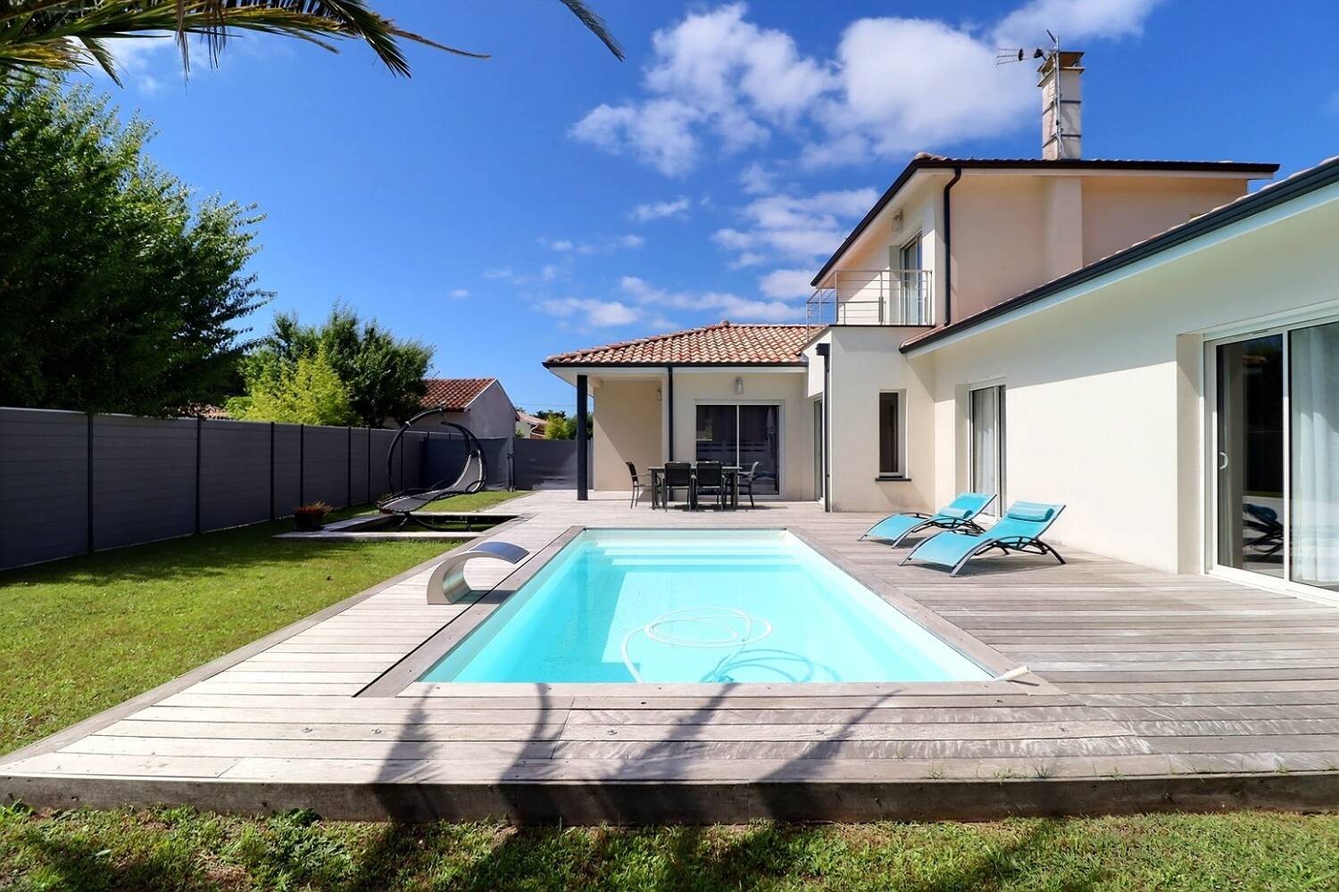 À louer Location villa 3 chambres avec piscine chauffée – centre ville d’Andernos- les-Bains