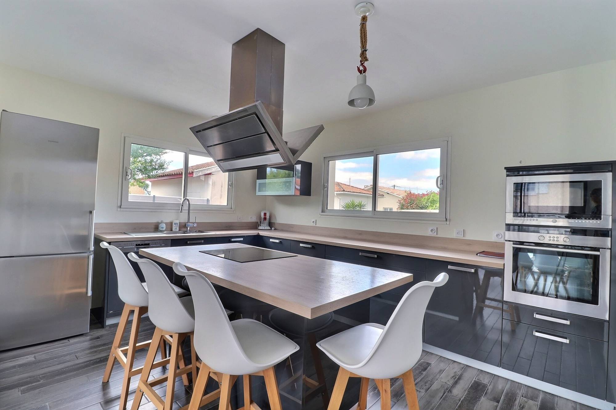 Location villa 3 chambres avec piscine chauffée – centre ville d’Andernos- les-Bains