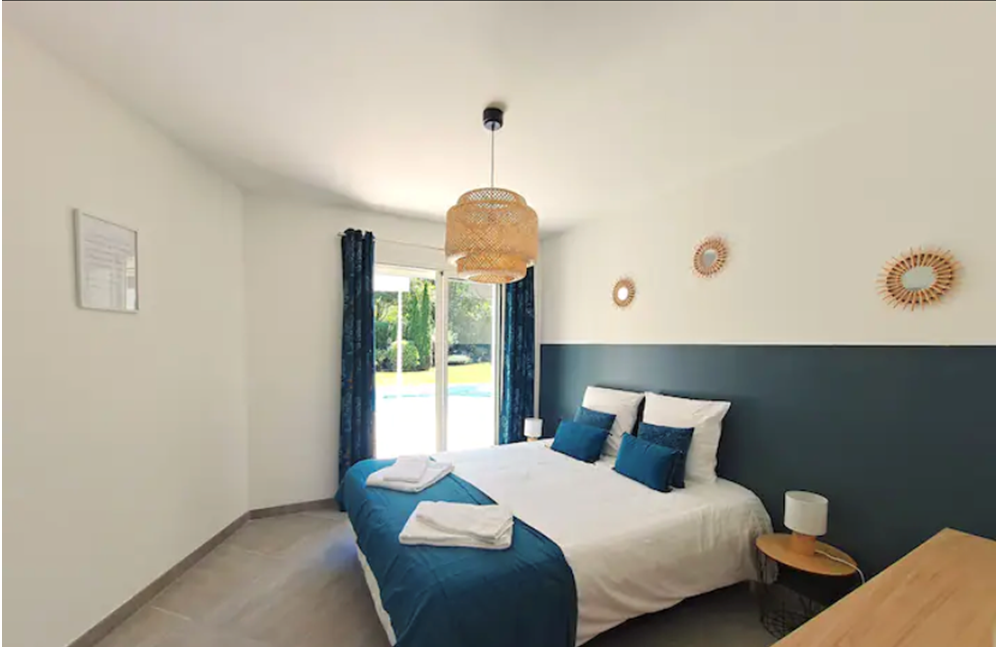 villa en location saisonnière avec piscine proche plages arcachon