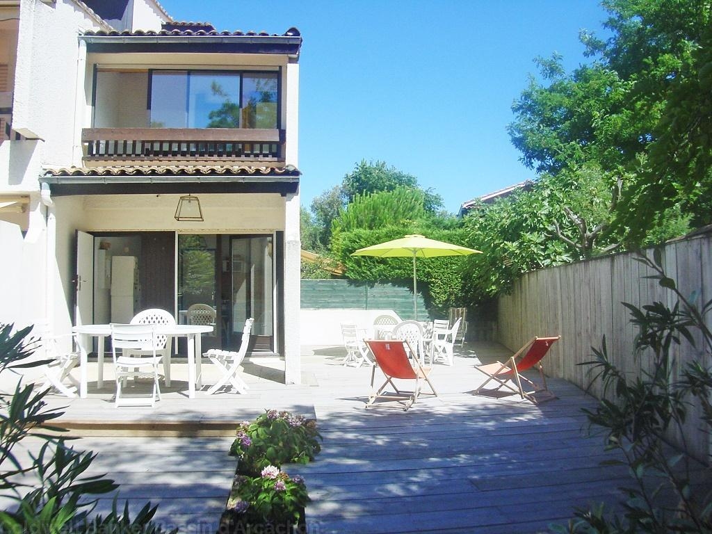 Agence Coldwell banker loue dans le centre du Cap-Ferret