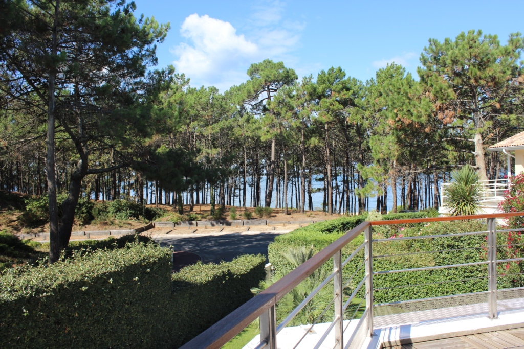 location pereire plage vue bassin standing