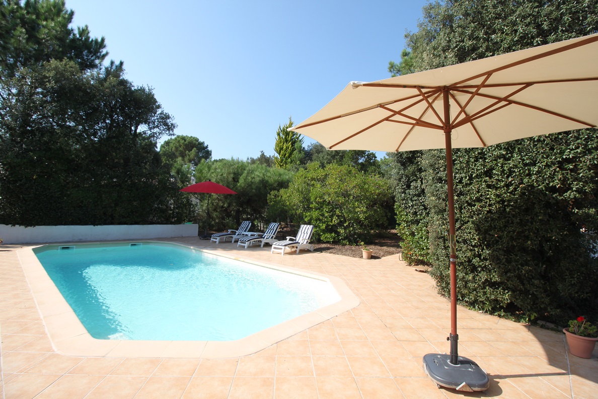 location maison familiale 4 chambres 8 couchages piscine plage calme