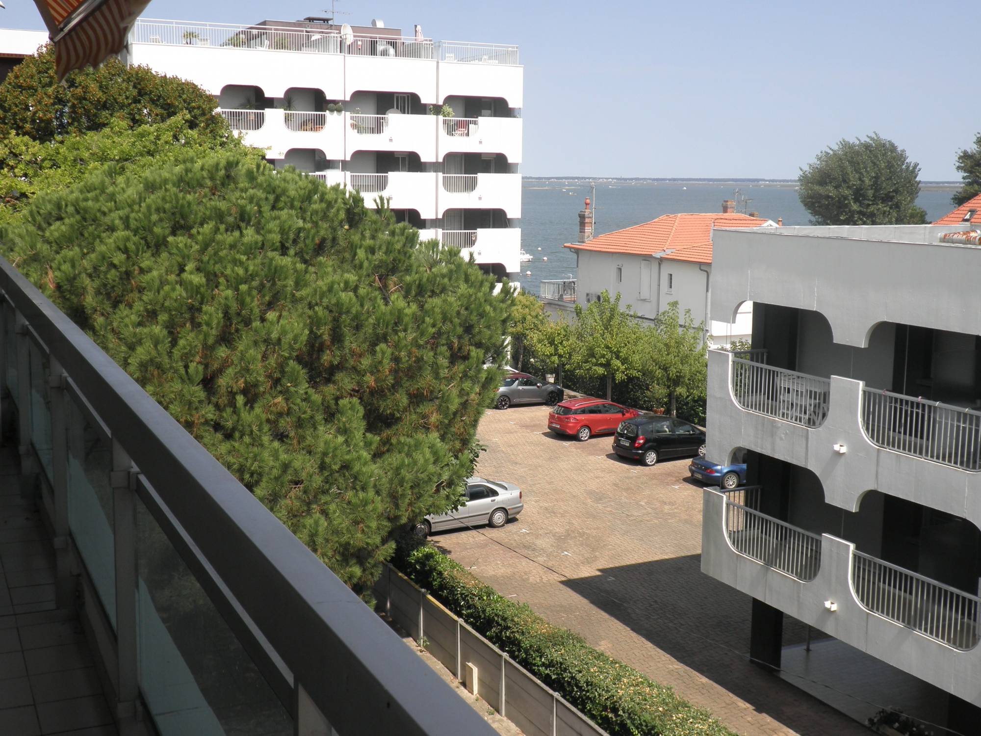 Location appartement proche centre - terrasse avec une vue sur la mer - ARCACHON