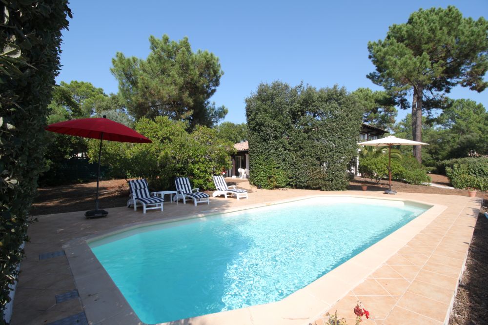Notre zone d'activité pour ce service Villa avec piscine chauffée à louer pour les vacances sur Cap Ferret Centre : des moments de détente à partager